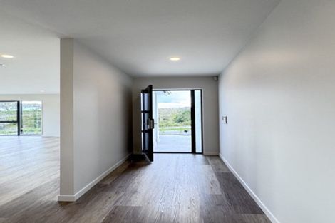 Photo of property in 130 Skulander Crescent, Orewa, 0931