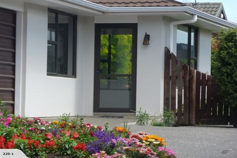 Photo of property in 2/35 Chipping Lane, Redwood, Christchurch, 8051