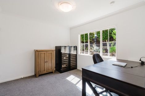 Photo of property in 18 Tironui Terrace, Western Heights, Hamilton, 3200