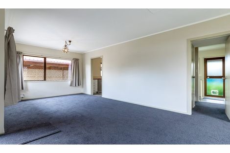 Photo of property in 3/54 Swanson Road, Henderson, Auckland, 0610