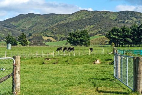 Photo of property in 360 Western Lake Road, Western Lake, Featherston, 5773