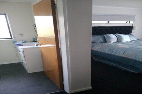 Photo of property in 140 Arawhata Road, Paraparaumu, 5032