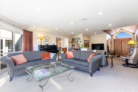 Photo of property in 10 Glentui Place, Waikawa, Picton, 7220