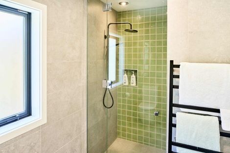 Photo of property in 41 Seaview Road, Paremata, Porirua, 5024