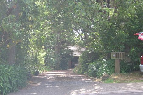 Photo of property in 10 Tusac Place, Totara Vale, Auckland, 0627