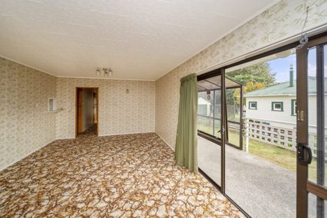 Photo of property in 16 Hinau Street, Inglewood, 4330