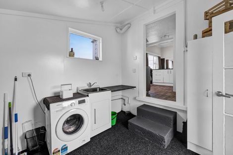 Photo of property in 36 Tawhiti Road, Hawera, 4610