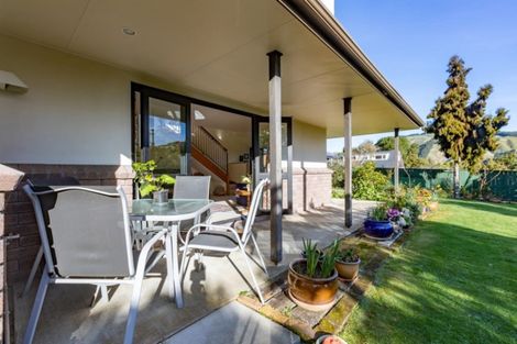 Photo of property in 8a Winara Avenue, Waikanae, 5036