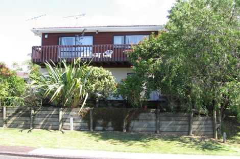 Photo of property in 2/3 Charmaine Road, Torbay, Auckland, 0630