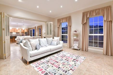 Photo of property in 5 Grovenor Drive, Orewa, 0931