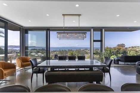 Photo of property in 201 Whangaparaoa Road, Red Beach, 0932