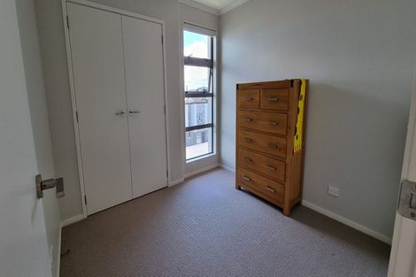 Photo of property in 17 Barbados Drive, Unsworth Heights, Auckland, 0632