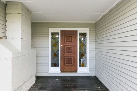 Photo of property in 165 Newlands Road, Newlands, Wellington, 6037