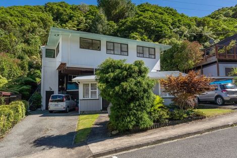 Photo of property in 16 Arthur Crescent, Waikawa, Picton, 7220