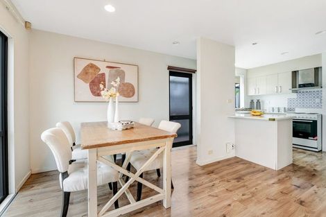 Photo of property in 1/21 Jumento Place, Unsworth Heights, Auckland, 0632