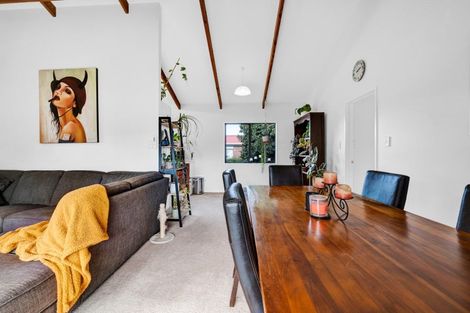 Photo of property in 24 Poplar Grove, Whalers Gate, New Plymouth, 4310