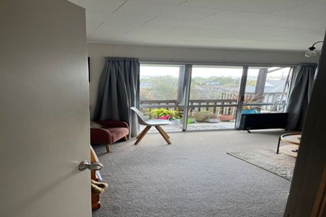 Photo of property in 22 Merida Place, Unsworth Heights, Auckland, 0632