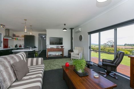 Photo of property in 281 Upland Road, Tarurutangi, New Plymouth, 4372