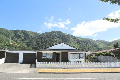 Photo of property in 1 Montana Road, Totara Park, Upper Hutt, 5018