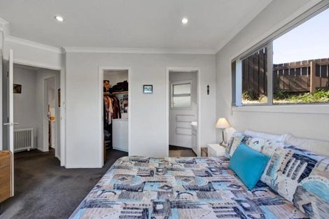 Photo of property in 4a Marchant Place, Westown, New Plymouth, 4310