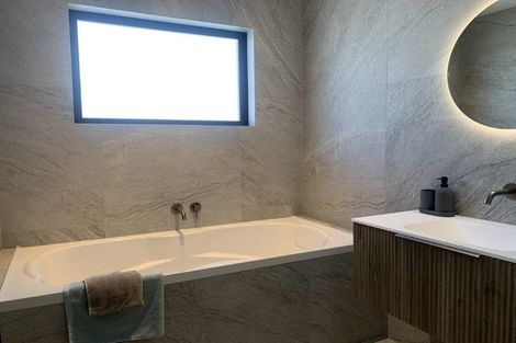 Photo of property in 27 Rubus Street, Wanaka, 9382