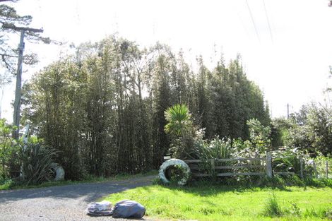 Photo of property in 51 Amreins Road, Waitakere, Henderson, 0782