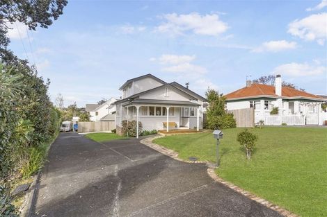 Photo of property in 1/49 Sale Street, Cockle Bay, Auckland, 2014