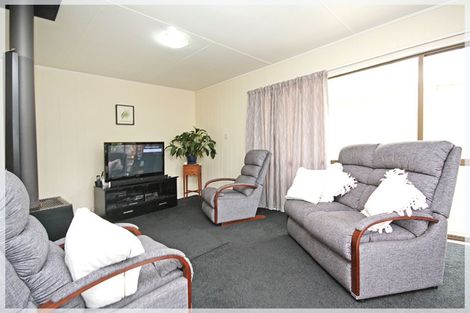Photo of property in 7 Punga Street, Tangimoana, 4822