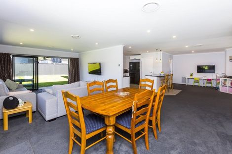 Photo of property in 17 Gilruth Road, Wallaceville, Upper Hutt, 5018