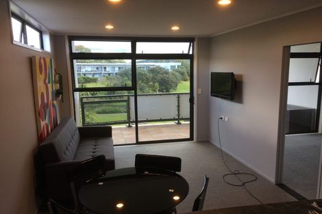 Photo of property in 11/372 Rosedale Road, Rosedale, Auckland, 0632