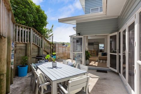 Photo of property in 18 Beach Road, Plimmerton, Porirua, 5026