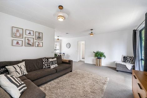 Photo of property in 1b Arney Road, Ranui, Auckland, 0612