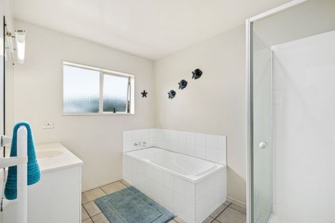 Photo of property in 30 Tamatea Drive, Snells Beach, 0920