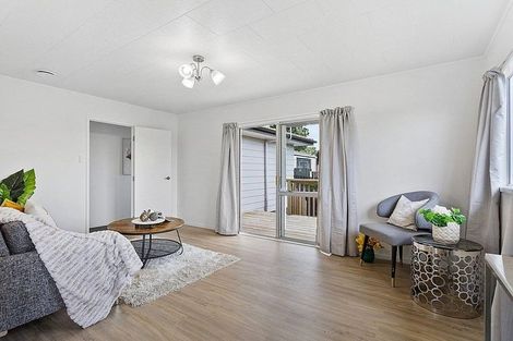 Photo of property in 2/105 Don Buck Road, Massey, Auckland, 0614