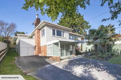 Photo of property in 67 Kaurilands Road, Titirangi, Auckland, 0604