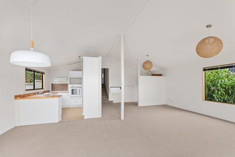 Photo of property in 4a Orewa Heights Crescent, Orewa, 0931