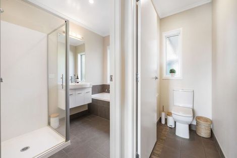 Photo of property in 47 Chamberlain Road, Bombay, 2675