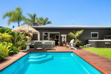 Photo of property in 209 Kiwi Road, Whangamata, 3620