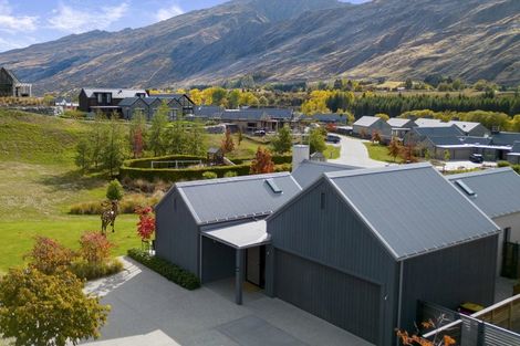 Photo of property in 4 Owen Marshall Lane, Arrowtown, 9371