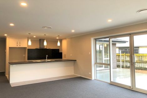 Photo of property in 15 Barry Curtis Place, Levin, 5510