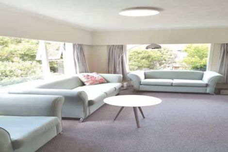 Photo of property in 35 Montgomery Avenue, Rothesay Bay, Auckland, 0630