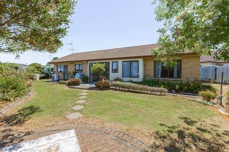 Photo of property in 119 Riverton Drive, Randwick Park, Auckland, 2105