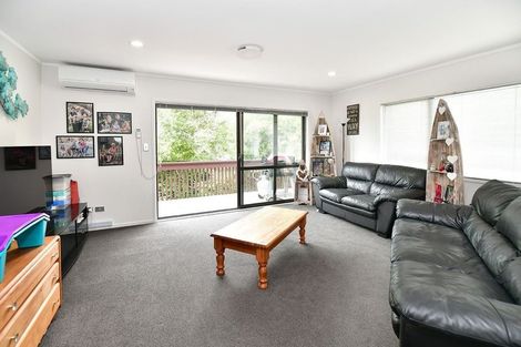 Photo of property in 4b Kathy Terrace, Stanmore Bay, Whangaparaoa, 0932