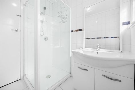 Photo of property in 17 Hazards Road, Weymouth, Auckland, 2103