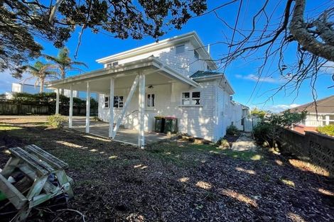 Photo of property in 1/5 Folkestone Street, Murrays Bay, Auckland, 0630