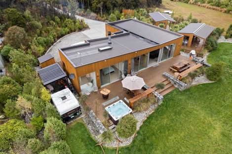 Photo of property in 46 Tui Drive, Mount Creighton, Queenstown, 9371