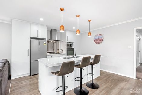 Photo of property in 6 Pattullo Crescent, Wallaceville, Upper Hutt, 5018