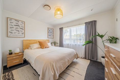 Photo of property in 21 Oaklands Grove, Clouston Park, Upper Hutt, 5018