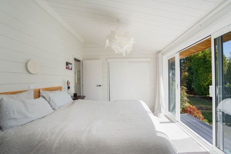 Photo of property in 4 Kathleen Place, Rainbow Point, Taupo, 3330