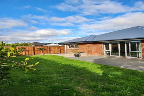 Photo of property in 11 Oakdene Place, Halswell, Christchurch, 8025